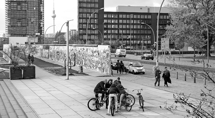 Çin malı Berlin duvarı!