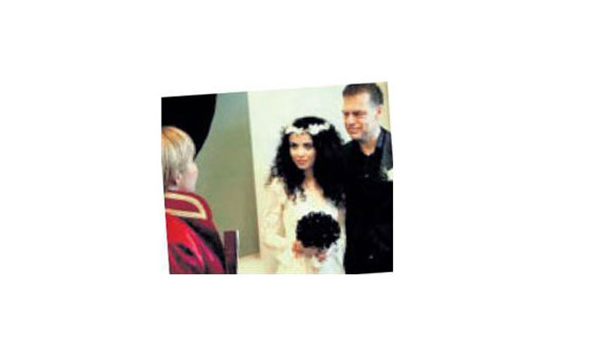 Beste Bereket ve Serdar Önal evlendi