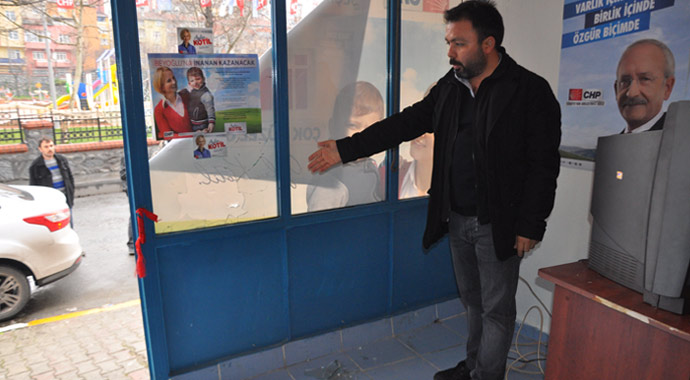 Beyoğlu'nda CHP seçim bürosuna bombalı saldırı