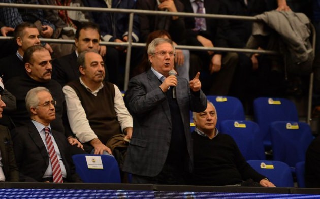 F.Bahçe-G.Saray derbisinde olaylar çıktı!
