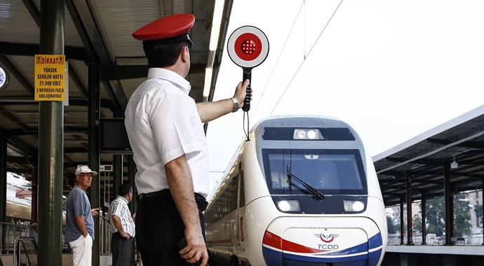Hızlı tren seferleri başladı