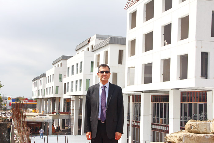 Varını yoğunu verdi üniversite kurdu