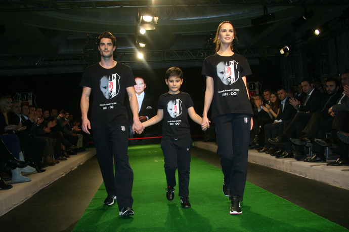 Beşiktaş'ın yeni sezon ürünleri tanıtıldı