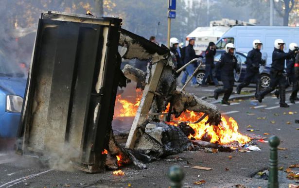 Brüksel'de halk sokağa döküldü, sokaklar savaş alanı