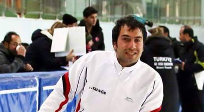 Buz hokeyi sporcusu Ömer Kantar hayatını kaybetti