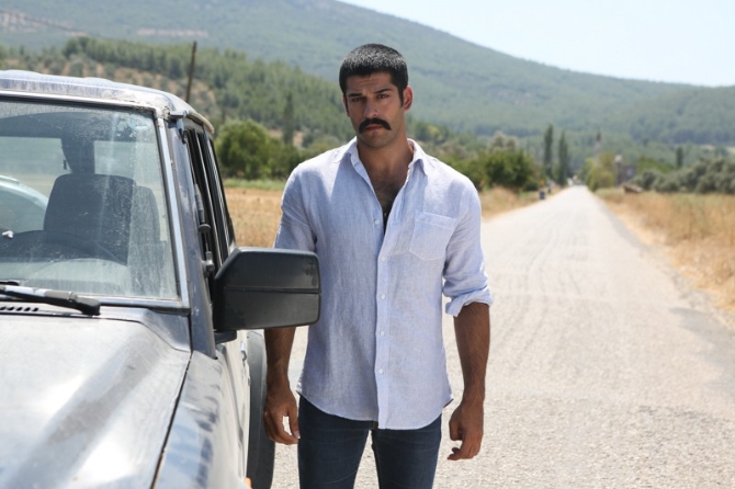 Aşk Sana Benzer filminden ilk kareler!