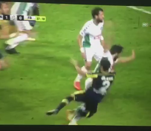 Konya'da penaltı kaosu! İşte Fenerbahçelileri çıldırtan iki pozisyon