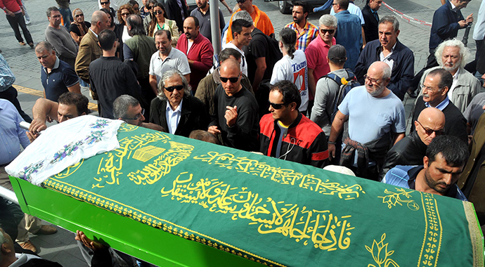 Bülent Ortaçgil'in acı günü! Annesini kaybetti