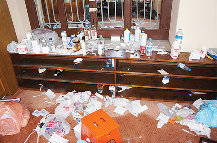 Bezm-i Alem Valide Sultan Camii güvenlik görevlisi 'o günü' anlattı: Yüzde 10'u sarhoştu!