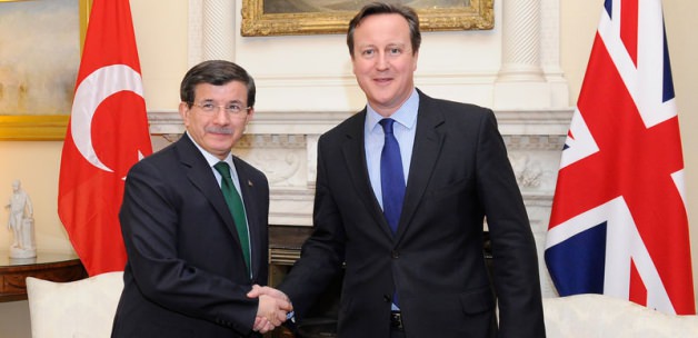 Davutoğlu'ndan çok kritik Cameron görüşmesi