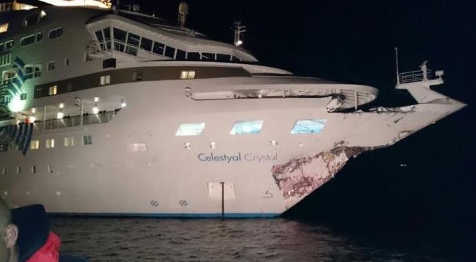 Çanakkale'de yolcu gemisiyle tanker çarpıştı!