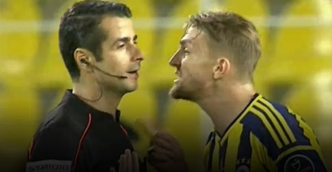 Kadıköy'de olay çıkartan kırmızı kart kararı!
