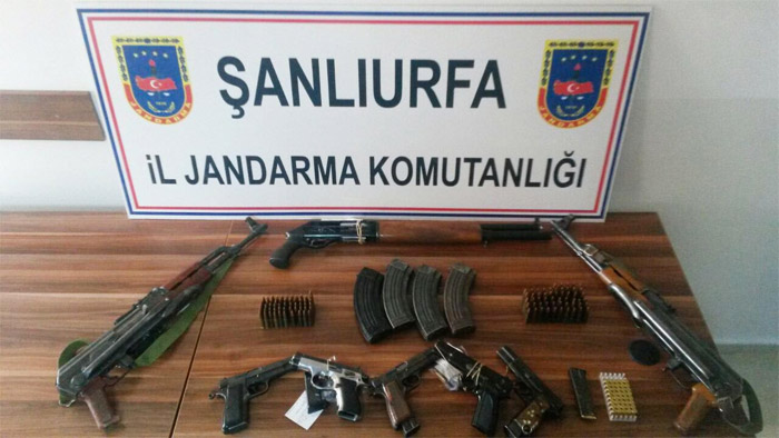 Şanlıurfa'da aileler çatıştı! Cephanelik gibi...