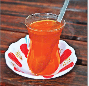 Eşyalara ismini verip ürünün önüne geçtiler