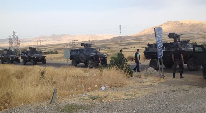 Batman'da askeri araçlara bombalı saldırı