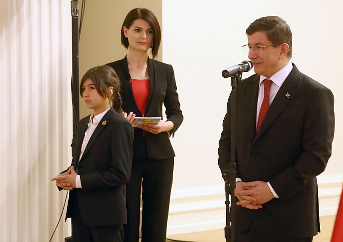 Ahmet Davutoğlu'nun minik koruması Ece