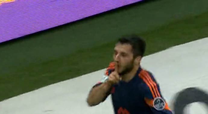 Arena'da taraftarı çıldırtan gol sevinci