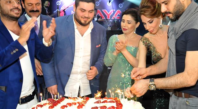 Emre Karakaya'ya sürpriz doğum günü