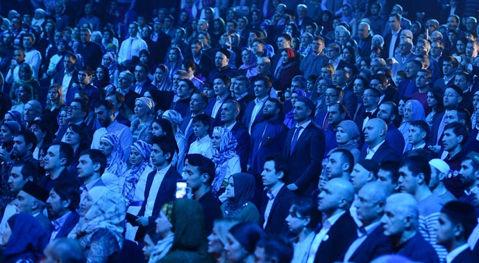 Binlerce Müslüman Moskova'da toplandı: Peygamberimiz'e hakaret ettirmeyiz