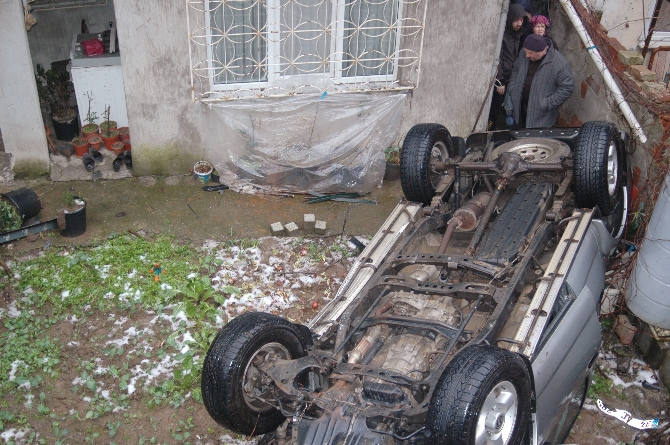 Lüks cip gecekondu bahçesine uçtu