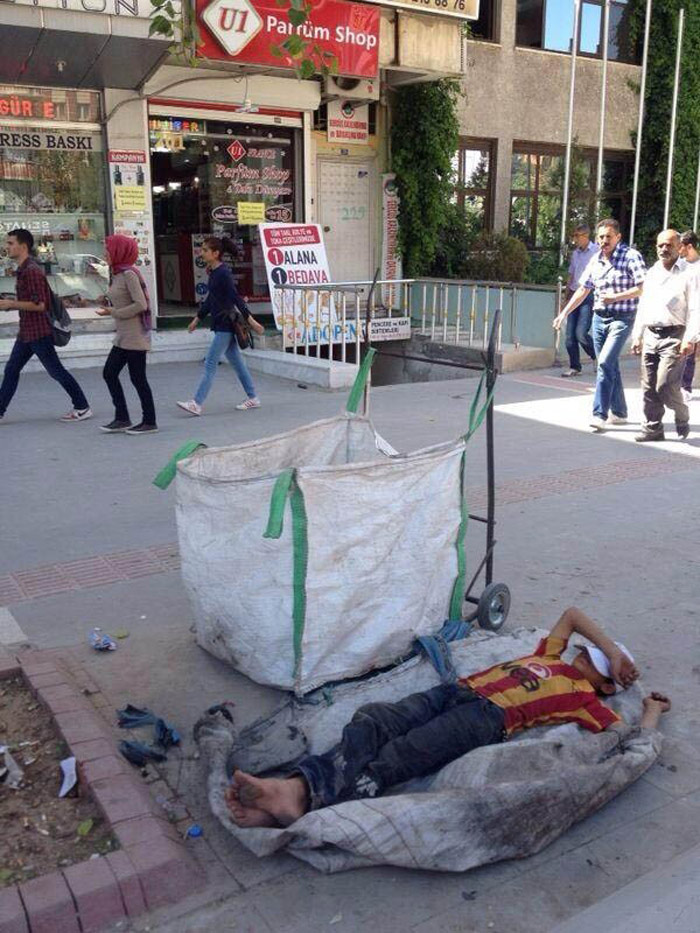 Bu çocuğun fotoğrafı sosyal medyayı salladı