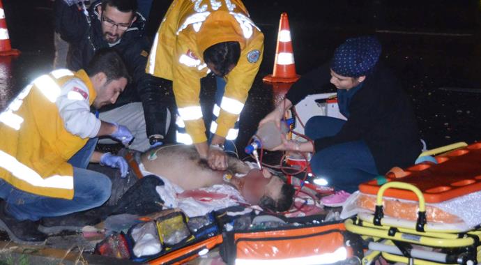 Çorum'da otomobil ile taksi çarpıştı: 2 ölü, 5 yaralı