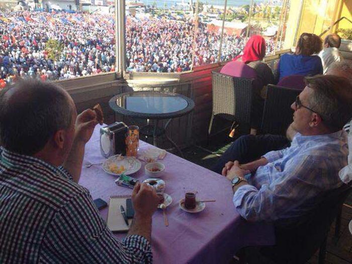 Muharrem İnce, Erdoğan'ın Yalova mitingini bakın nereden izledi