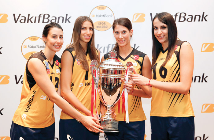 VakıfBank yeni sezon için iddialı: Bütün kupalara talibiz