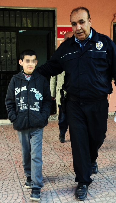 14 yaşındaki çocuk muhabbet kuşu çalıp, evi ateşe verdi