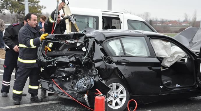 Kırmızı ışıkta TIR dehşeti: 7 yaralı