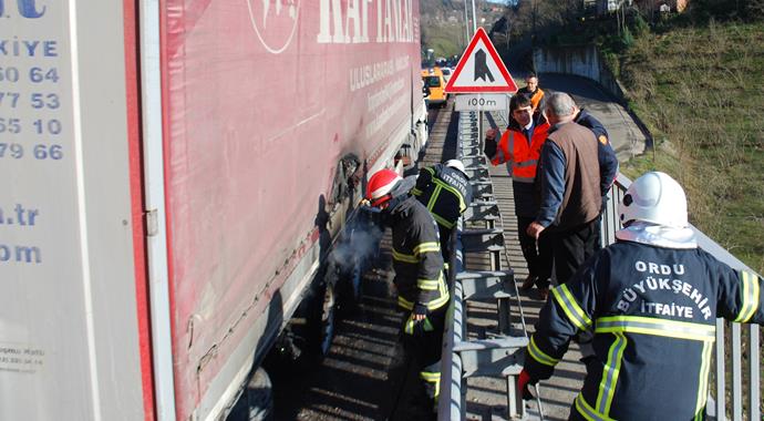 Tünelde tehlikeli yangın