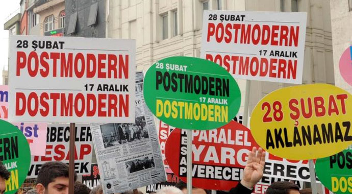 İstiklal Caddesi'nde '28 Şubat' yürüyüşü