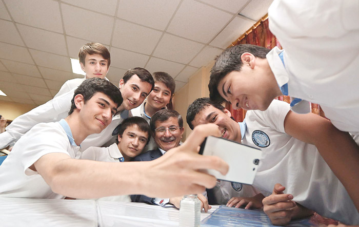 Davutoğlu'ndan 'Paralel'e çarpıcı benzetme: 'Yeniçeri gibiler'