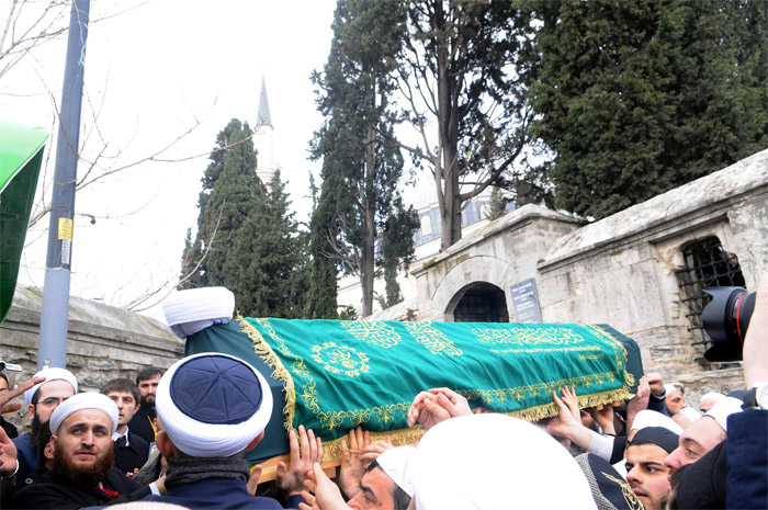 Davutoğlu Mahmut Efendi'nin kardeşinin cenazesinde