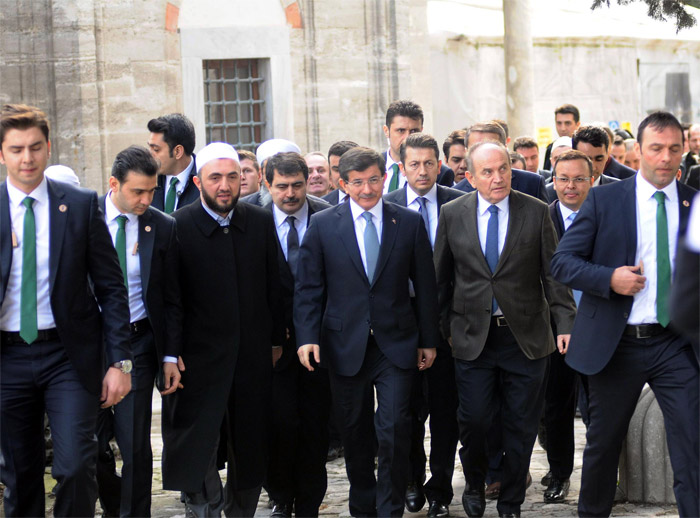 Davutoğlu Mahmut Efendi'nin kardeşinin cenazesinde