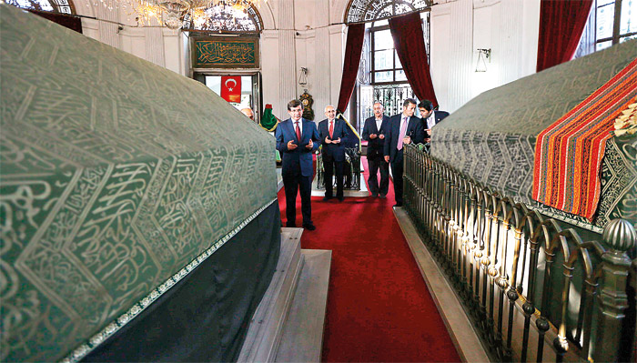 Ana gibi yar olmaz İstanbul gibi diyar...
