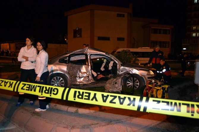 Düğün konvoyunda feci kaza: 2'si ağır, 12 yaralı