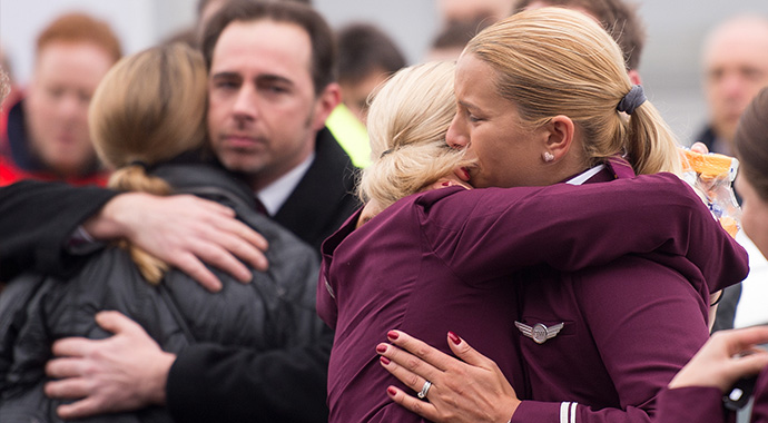 Valls: 'Enkazdaki arama çalışmaları uzun sürebilir'