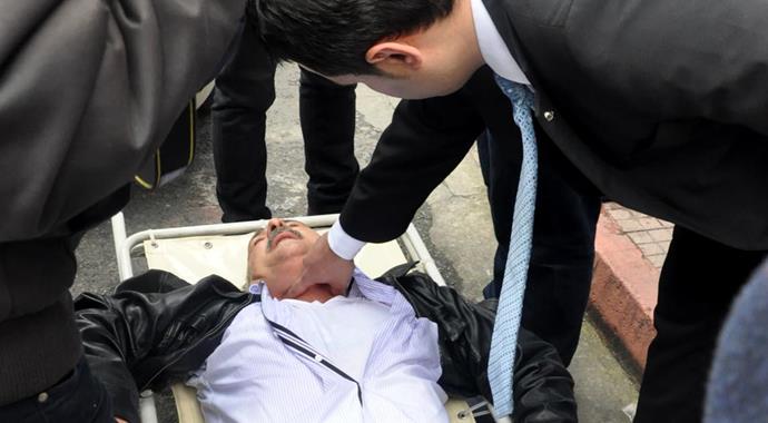 Süleyman Soylu'ya derdini anlatmaya çalışırken yere yığıldı