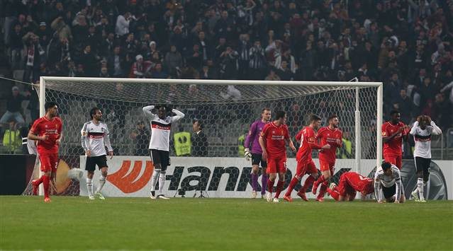 Beşiktaş Liverpool maçında Demba Ba'nın direkten dönen topu