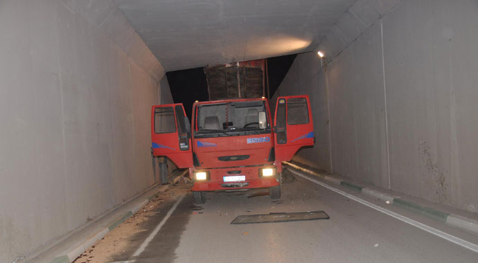 Yine 'açık unutulan damper' kazası!