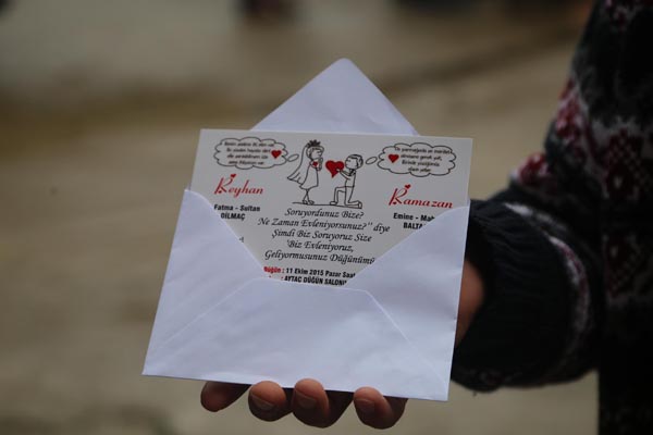 Ablasının düğün davetiyelerini dağıtırken feci şekilde can verdi!