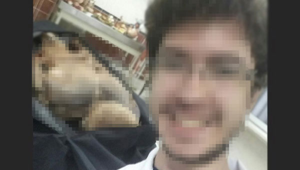 Kadavra ile selfie çekti!