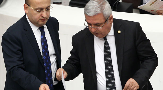 Yüce Divan oylamasından satır başları