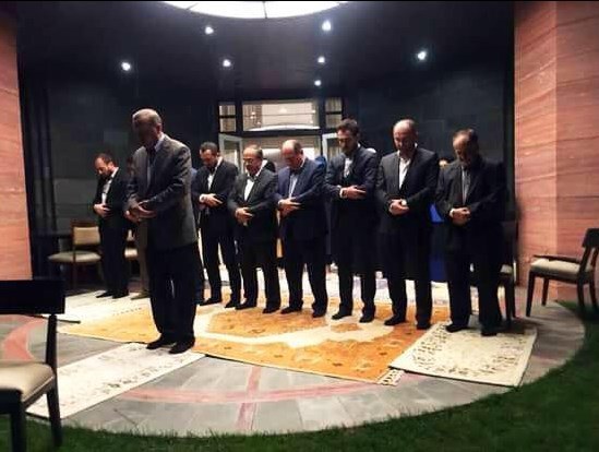 Cumhurbaşkanı Erdoğan, Külliye'de namaz kıldırdı