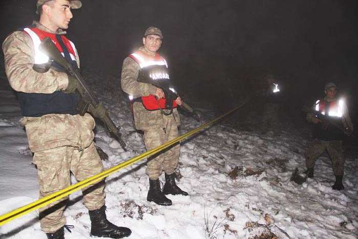 Havada çifte acı, 2 savaş uçağı aynı yere çakıldı