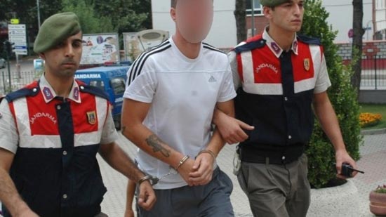 Öldürdüğü kişinin telefonundan ailesine mesaj atmış!