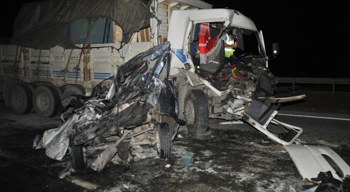 Bursa'da feci kaza: 1 ölü, 3 yaralı