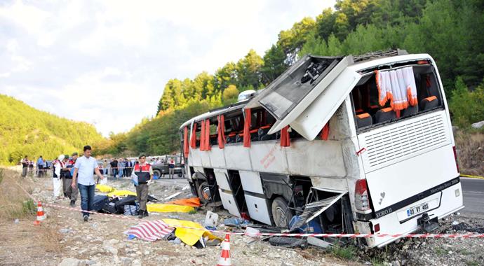 Antalya'daki kazada ölen 13 kişinin kimlikleri belli oldu
