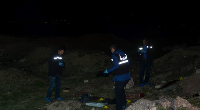 Odun ararken bebek cesedi buldular